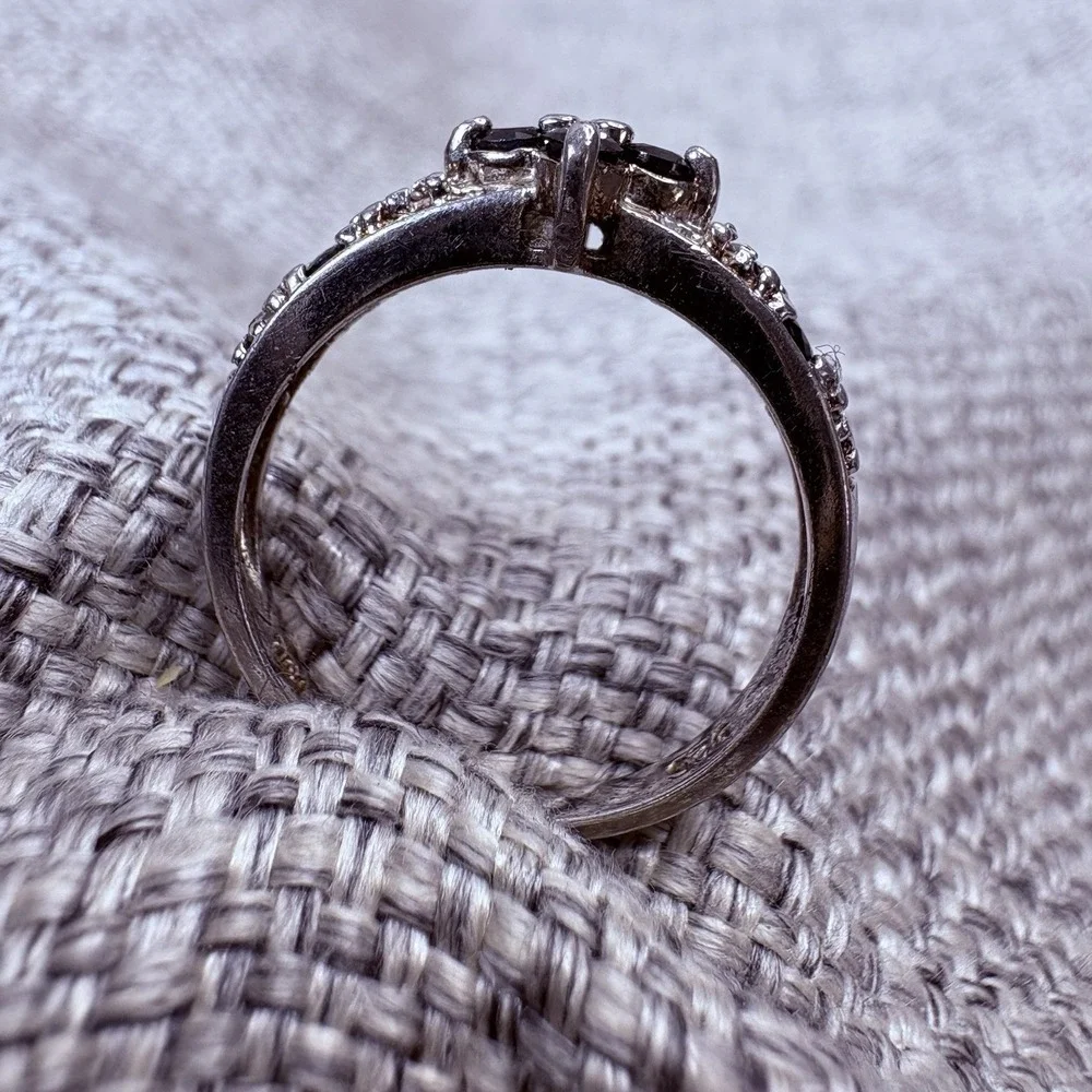 Sterling Silver 925‎ Blue Sapphire CZ Stone Floral Cross Band Ring Size 7 US